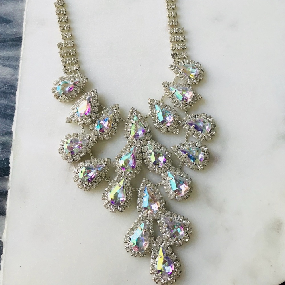 Sparkling faux crystal necklace silver finish